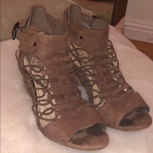 Vince Camino Tan Evel Sandle Wedges